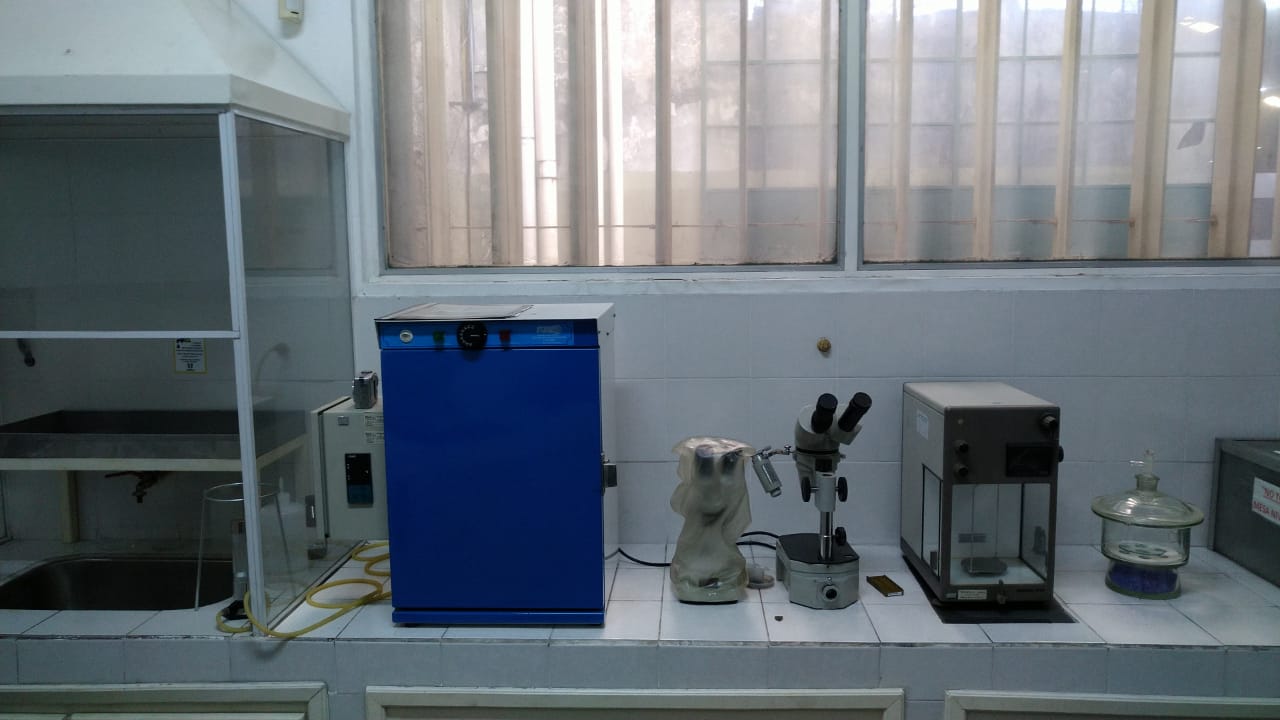 Equipamiento del laboratorio metalúrgico de CARPLA